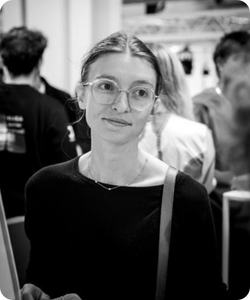 Portrait de Louna Pedrono, notre responsable communication